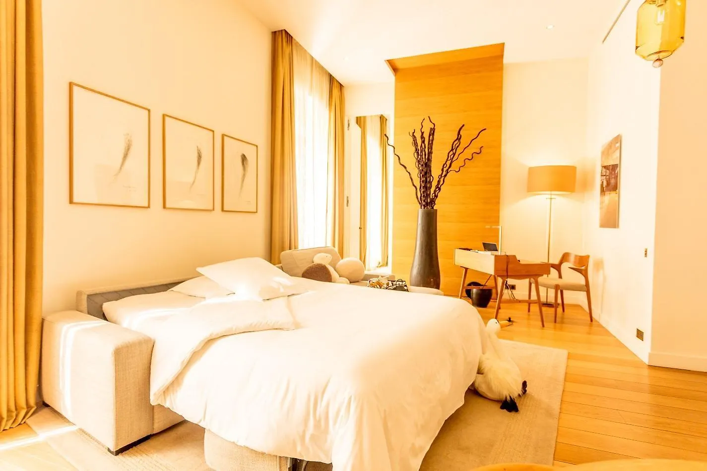Marignan Champs-elysees Hotel
