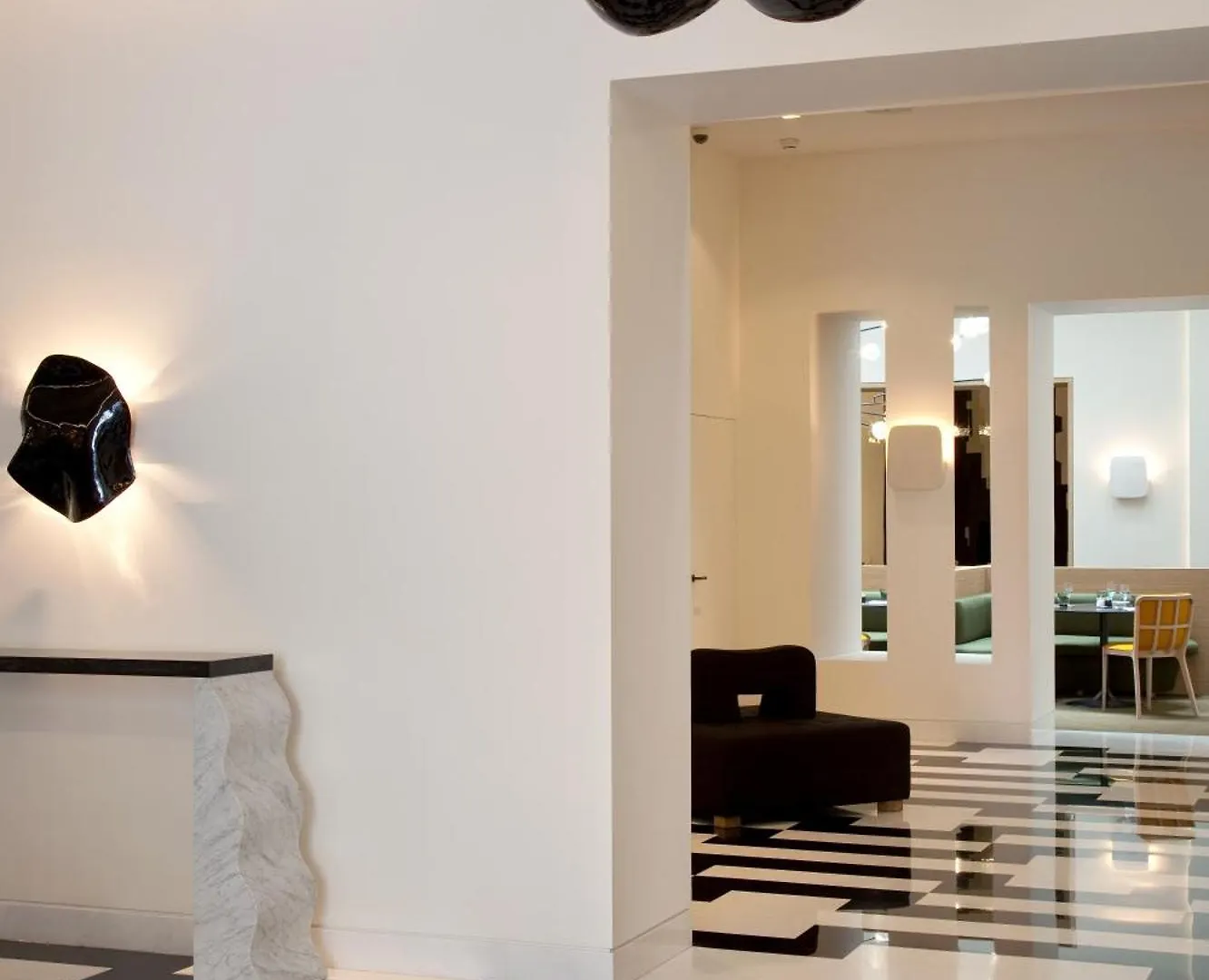 Hotel Marignan Champs-elysees 5*